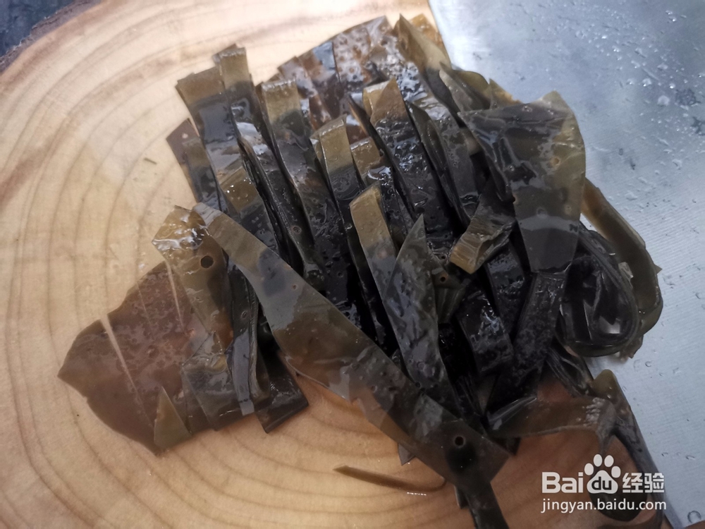 五花肉剩菜炖海带块