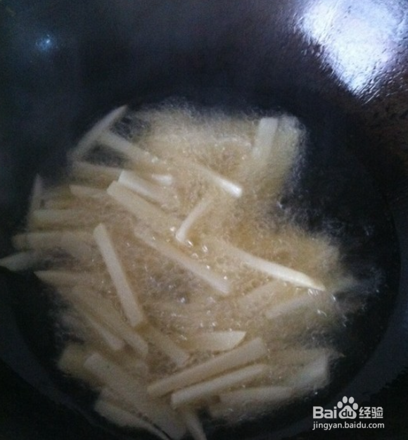 干锅虾土豆洋葱的做法
