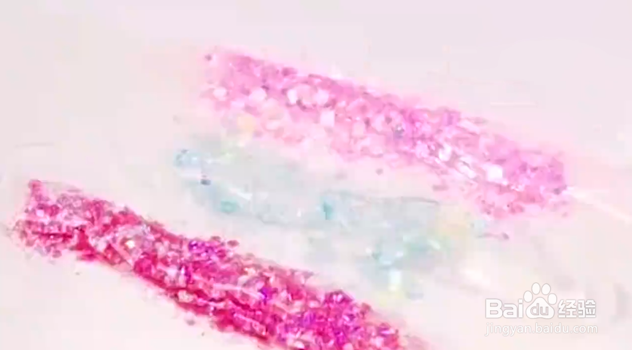 如何给芭比DIY好看的手环呢