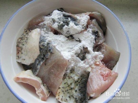 如何蘑菇炖鲤鱼？