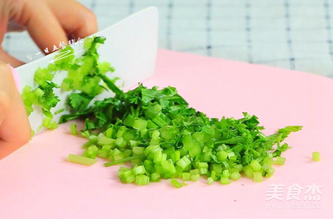 鸡蛋虾肉南瓜杯