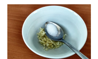 怎么做芝麻酱拌秋葵