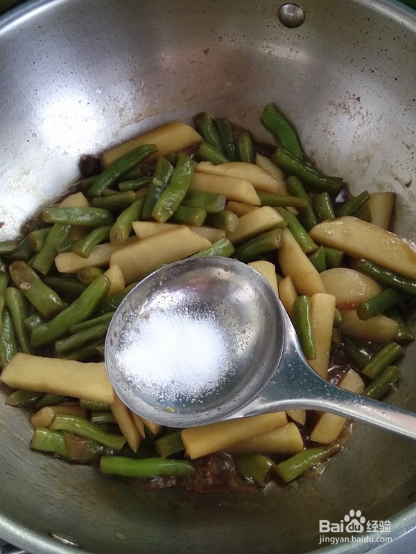 土豆烧豆角的做法