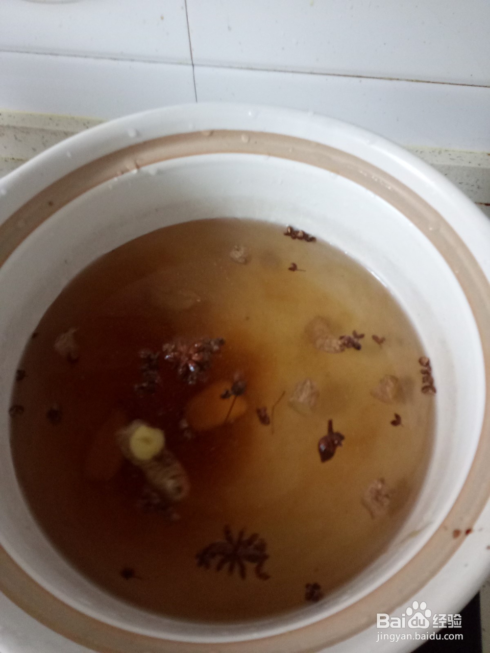 简单的砂锅牛肉萝卜锅