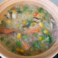 怎么制作养胃的蔬菜海鲜粥？