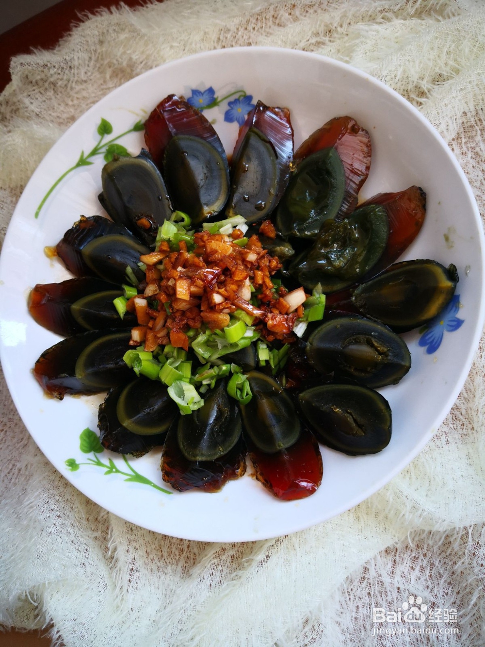 浇汁松花蛋的做法