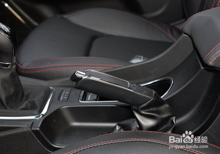 车上出现一个感叹号一个圈怎么处理