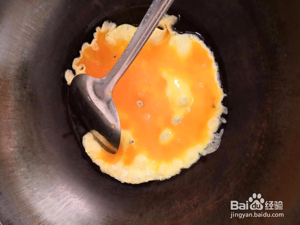 鸡蛋炒苦瓜的做法？