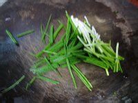 香葱啫啫鸡的做法