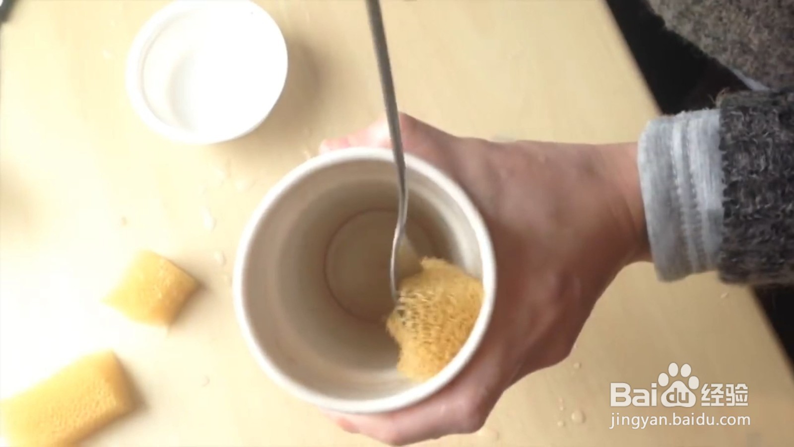 水杯里的茶垢怎么清洗干净
