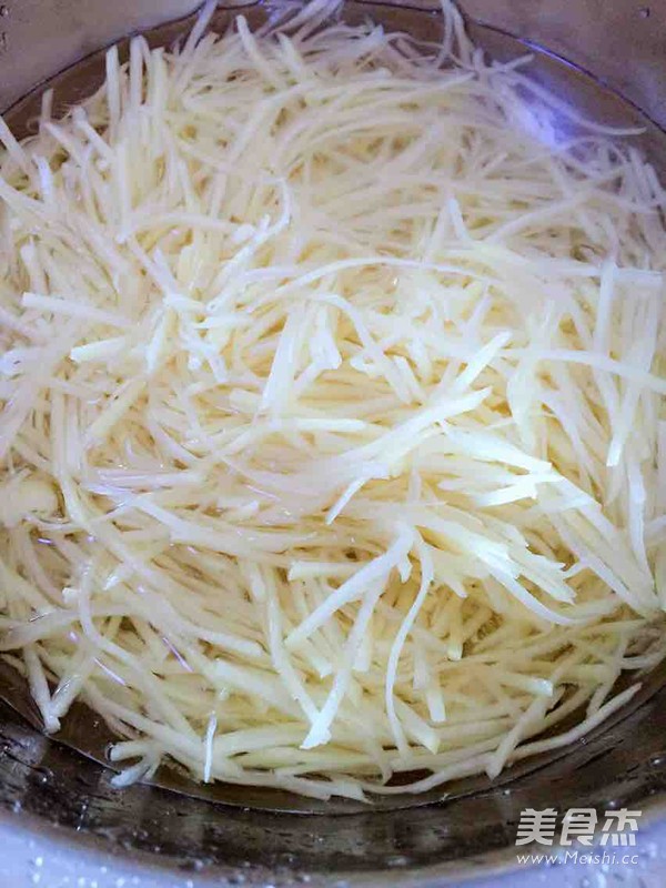 尖椒土豆丝的做法