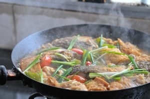 好吃的豆腐焖鱼