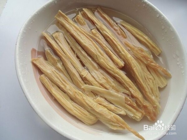 韭菜炒腐竹的做法