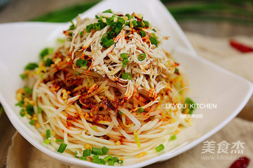 鸡丝凉面的做法