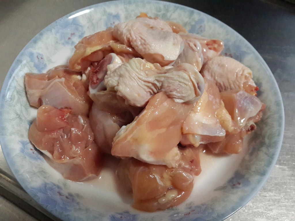 土豆炖鸡腿的做法，有了这个午餐何愁吃不下！