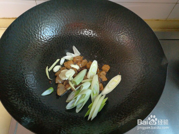 如何制玉米笋鸡肉干炖栗子