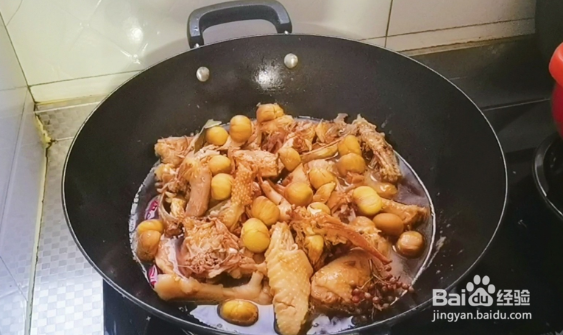 椒香板栗烧鸡的做法