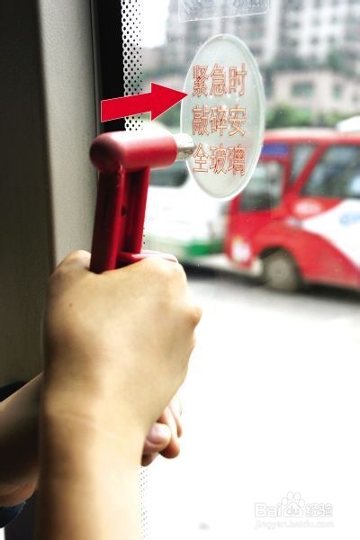 厦门brt爆炸公交车着火如何安全逃生