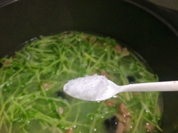 皮蛋火腿上汤豆苗