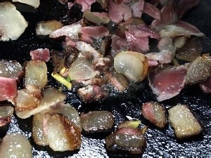 腊肉炒干豆角的做法