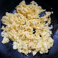 如何做出好吃又营养的水晶韭菜蛋饺?