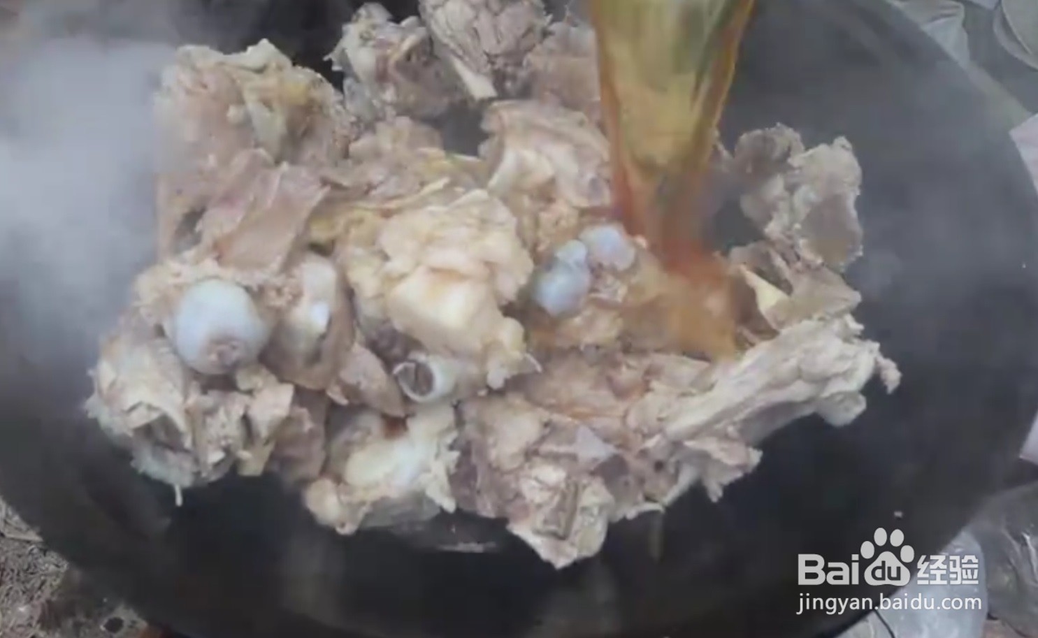 如何做酱大骨头？