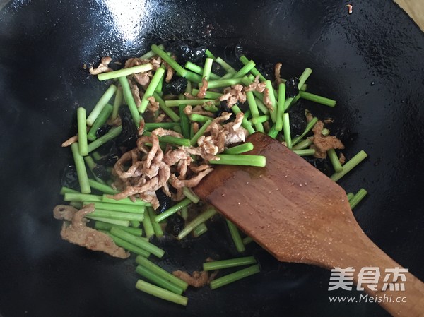 蒜薹肉丝的做法