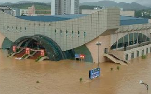 1998年抗洪救灾的感人事迹（ 30个字左右 ）