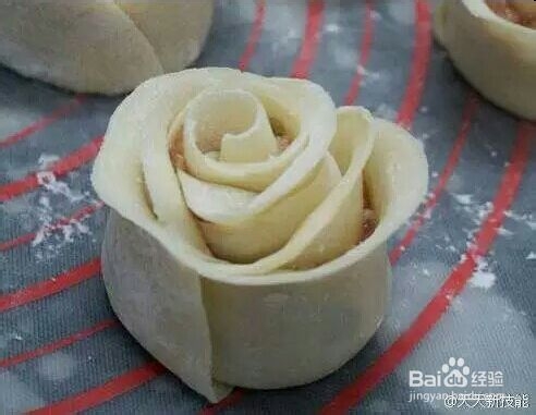 家常美味玫瑰花饺子