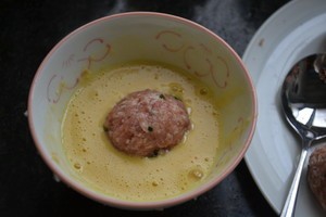 肉食动物超满足的红烧狮子头怎么做？