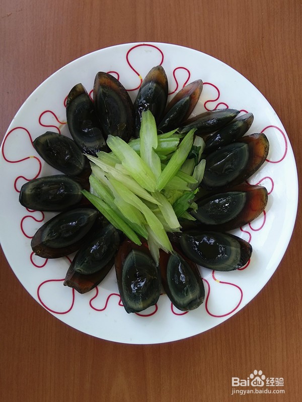 甜蒜汁拌芹菜皮蛋