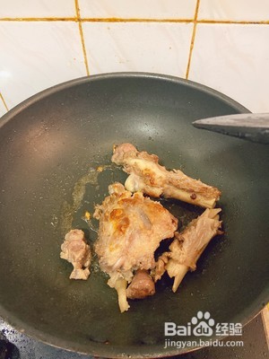 红焖羊骨头的做法