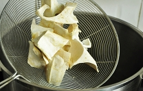 如何做榴莲壳排骨汤