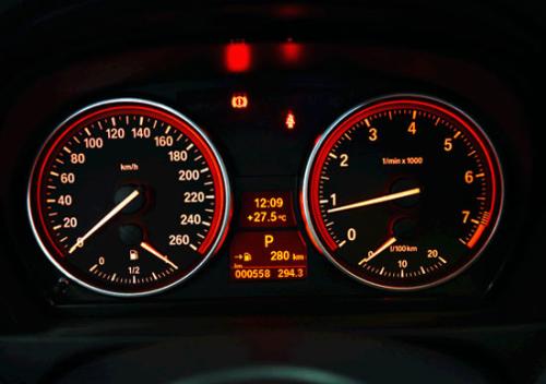 汽车仪表盘出现sET是什么意思