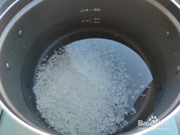 皮蛋黑胡椒香肠粥