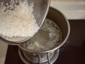 食补养生香菇鸡肉粥的做法