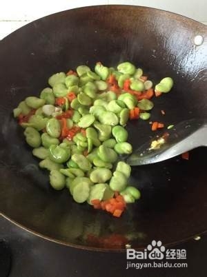 养生食补鲜蚕豆炒鸡蛋的做法