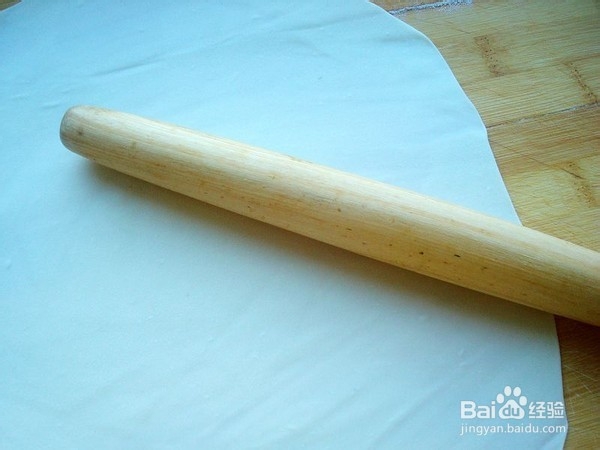 如何做美味的饺子皮卷火腿肠