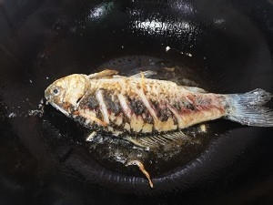 家常红烧鱼的做法