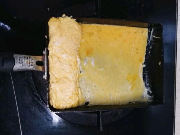 三文鱼牛油果寿司卷