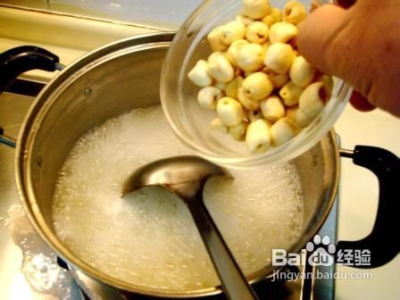 荷叶桂圆莲子桂花粥