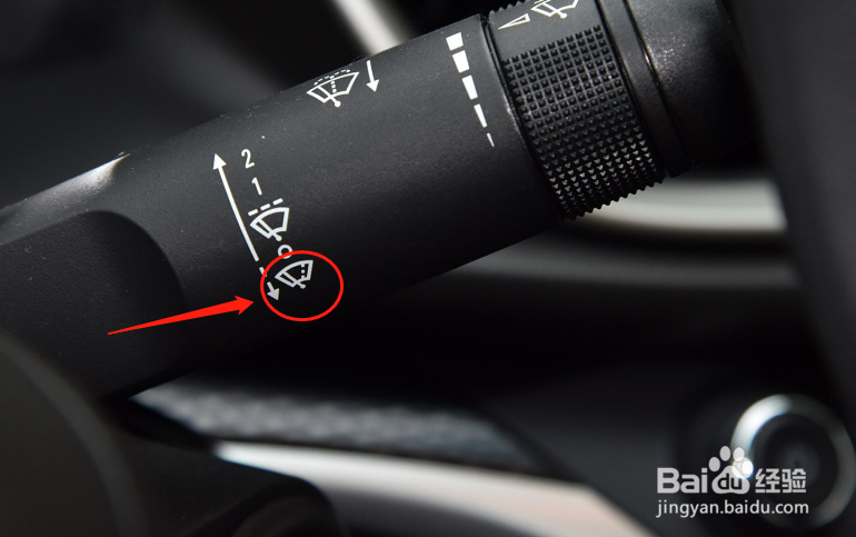 别克英朗车辆雨刮怎么使用