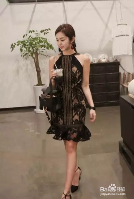 小黑裙穿出的美,你知道吗?