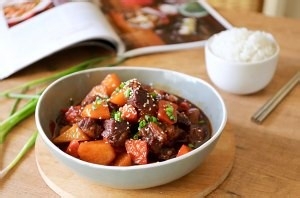 怎么做黄焖牛腩