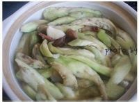 腊肉茄子煲的做法