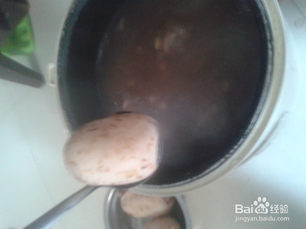 花生莲藕煲脊骨汤