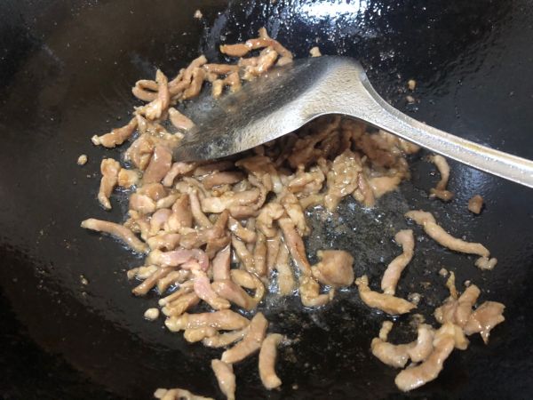 青蒜肉丝炒香干
