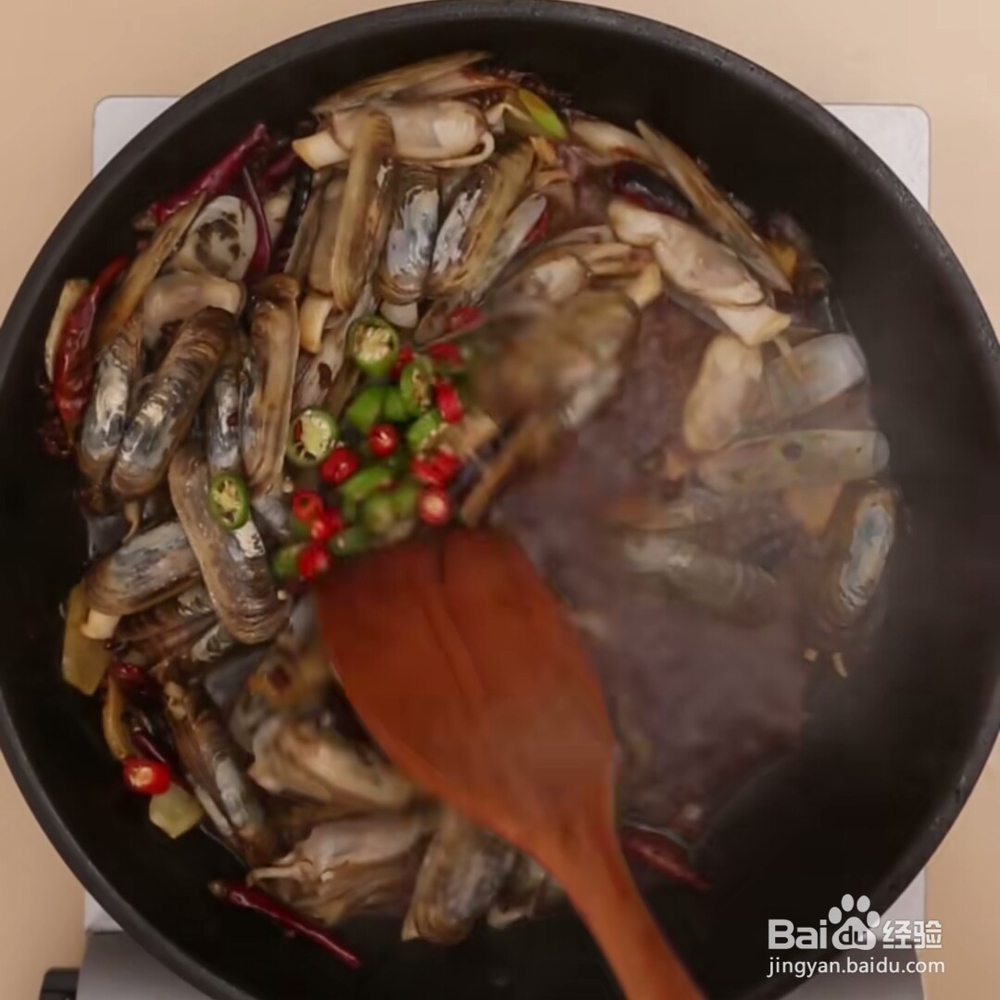 在家做麻辣葱姜炒蛏子教程