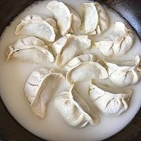 如何自制茴香猪肉水煎饺