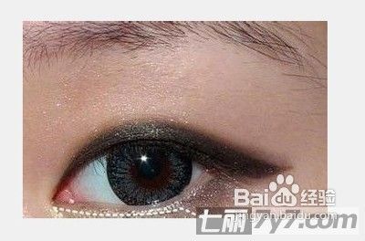 单眼皮MM如何画烟熏妆图解小烟熏眼妆的画法